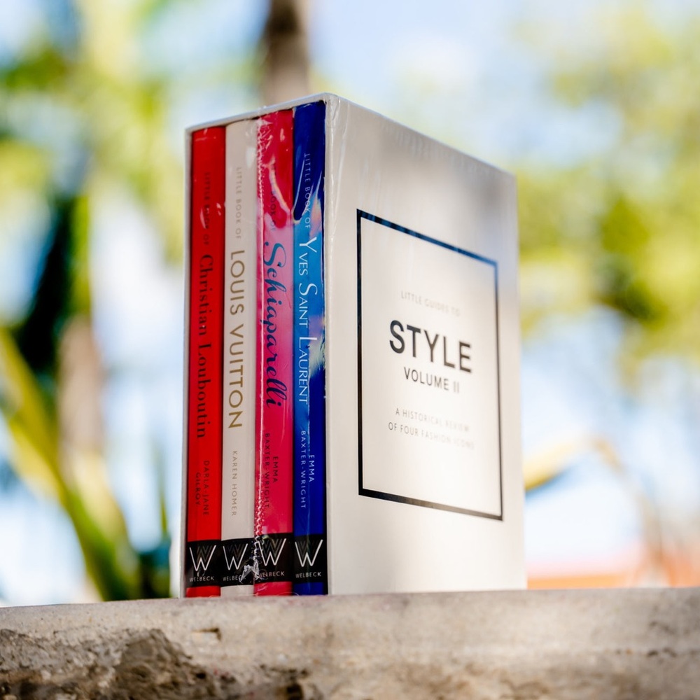 LITTLE GUIDES TO STYLE VOLUME II-Four Fashion Icons H’COVER/SLIPCASE NEW/SEALED! - Picture 2 of 10